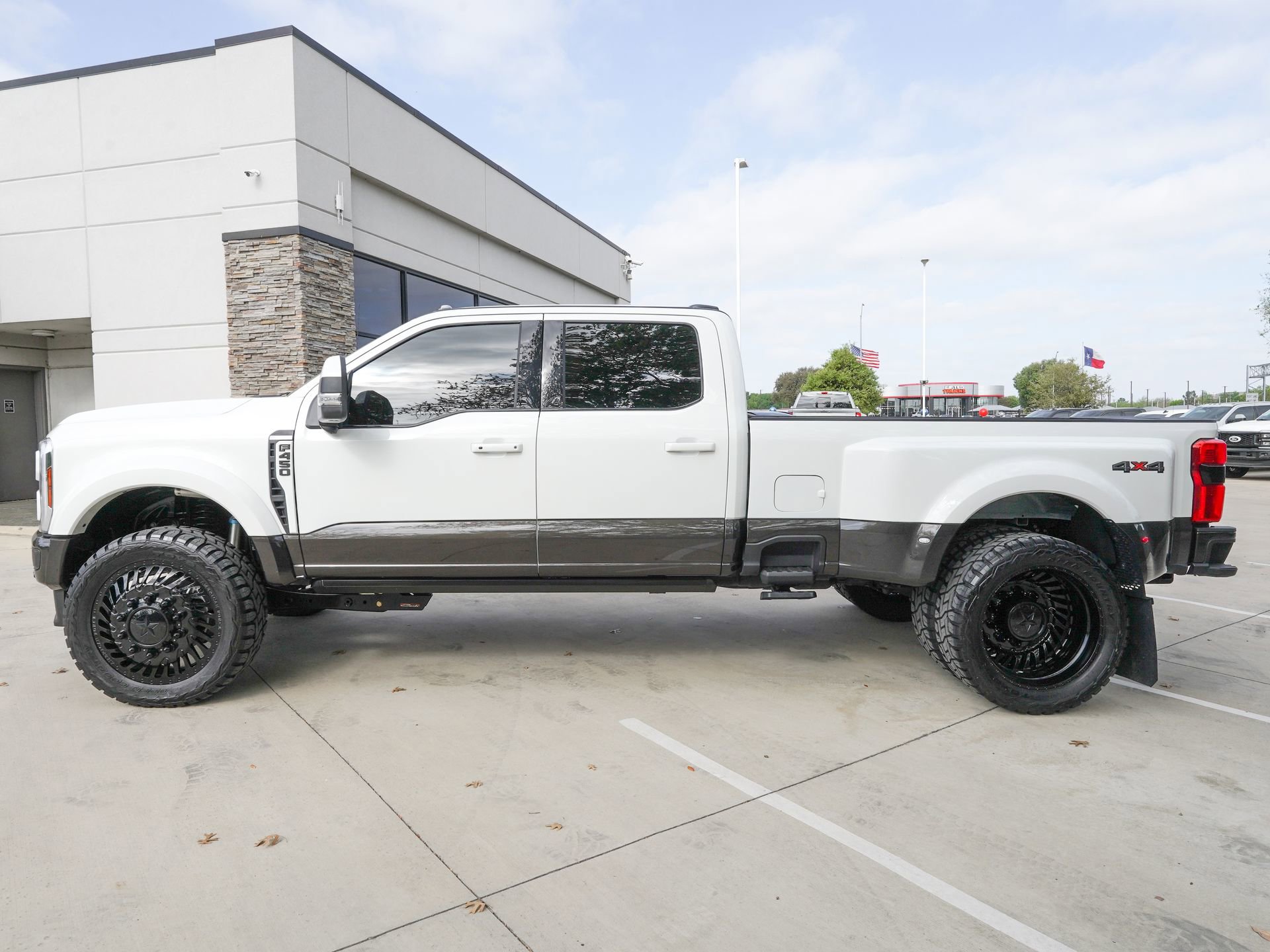 Used 2025 Ford F450 King Ranch w/ Snow Plow/Camper Package image 7