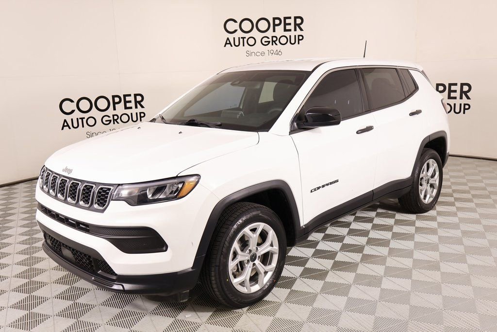 Used 2025 Jeep Compass Sport image 9