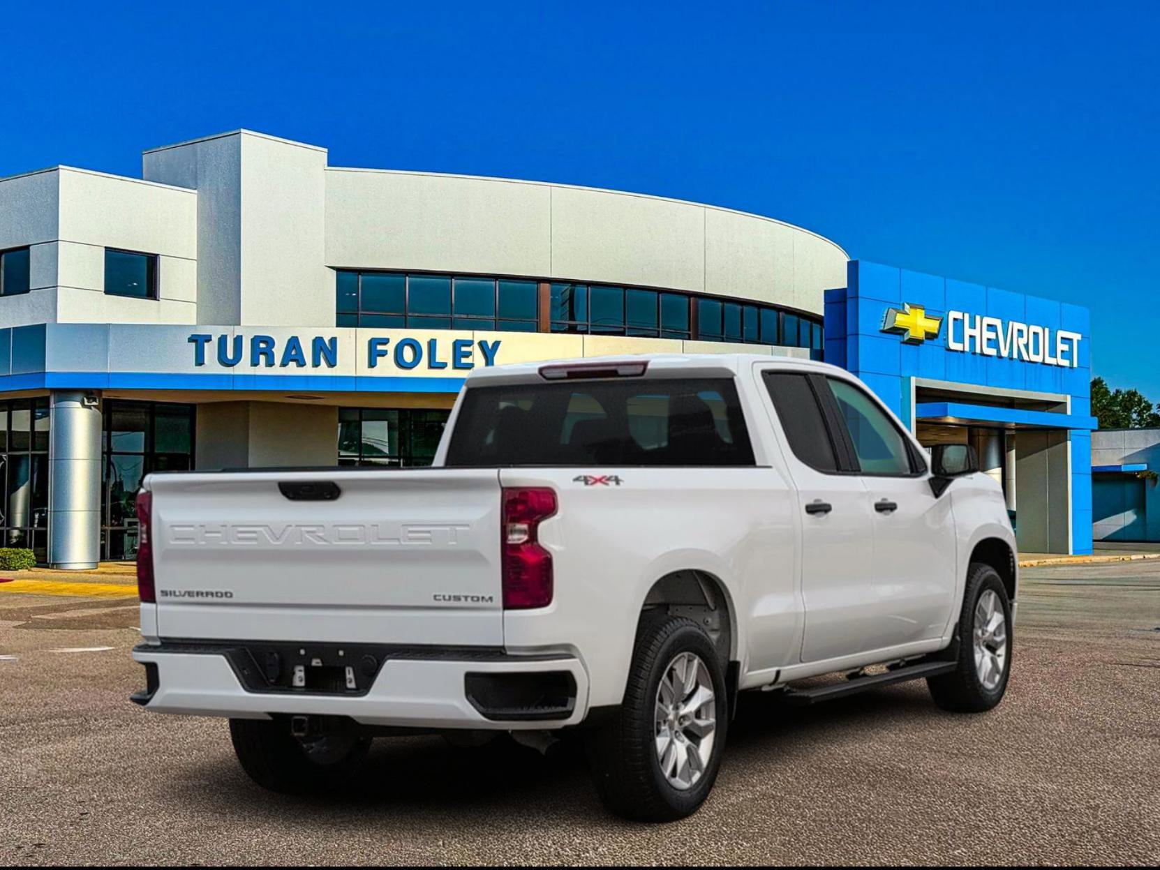 Used 2024 Chevrolet Silverado 1500 Custom image 5