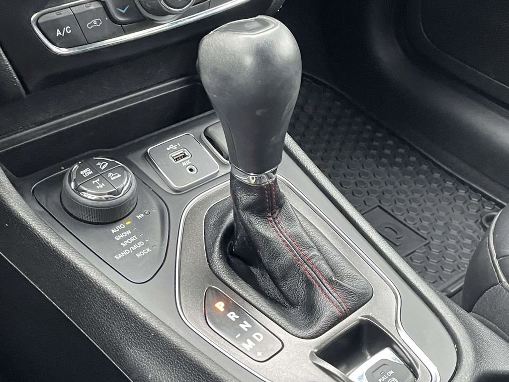 Certified 2021 Jeep Cherokee Trailhawk w/ Comfort/Convenience Group image 39