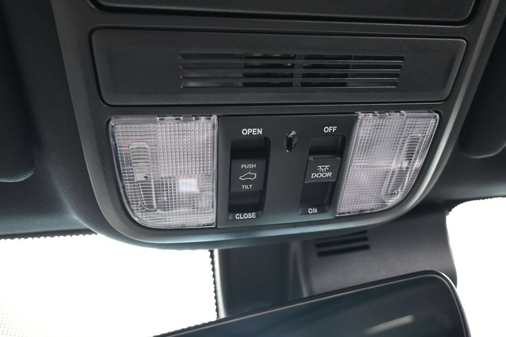 Used 2025 Honda Passport EX-L image 35