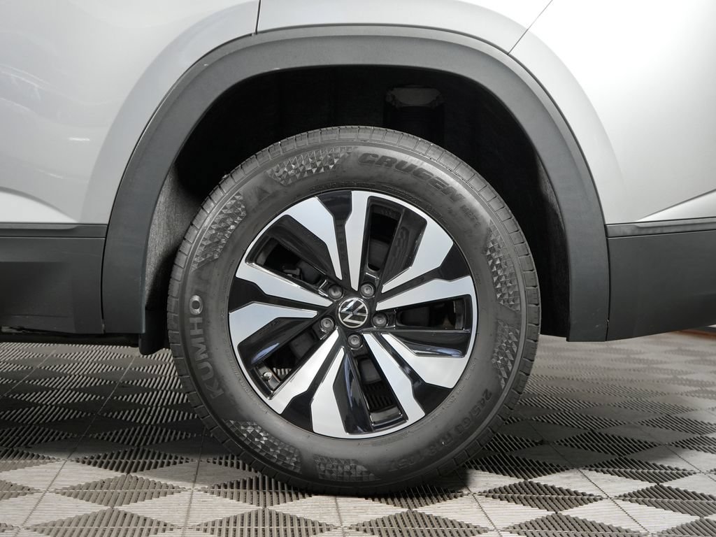 Used 2024 Volkswagen Atlas Cross Sport SE AWD/4WD image 10
