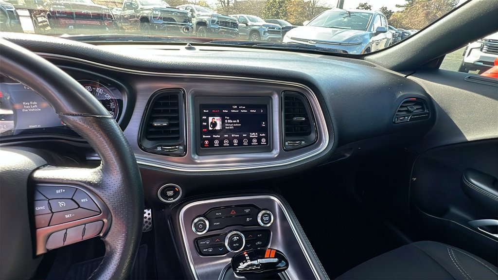Used 2018 Dodge Challenger SXT w/ Blacktop Package image 27