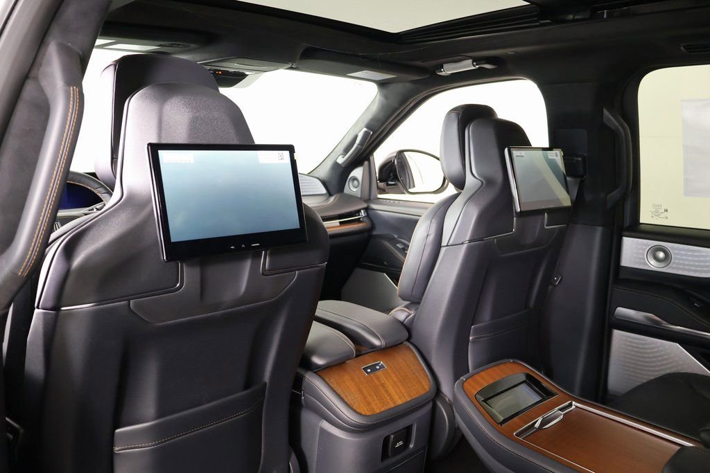 New 2025 Lincoln Navigator Black Label image 16
