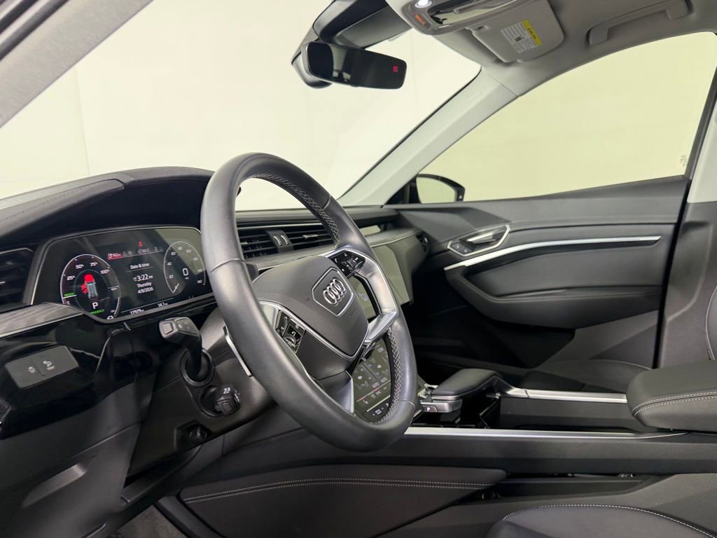 Used 2024 Audi Q8 e-tron Premium image 22