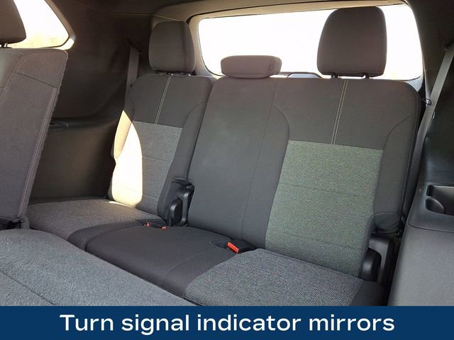 Used 2025 GMC Acadia Elevation AWD/4WD image 19