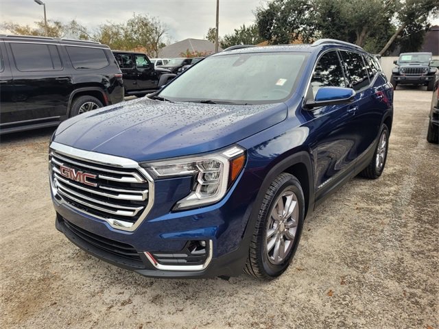 Used 2022 GMC Terrain SLT w/ Infotainment Package II image 3