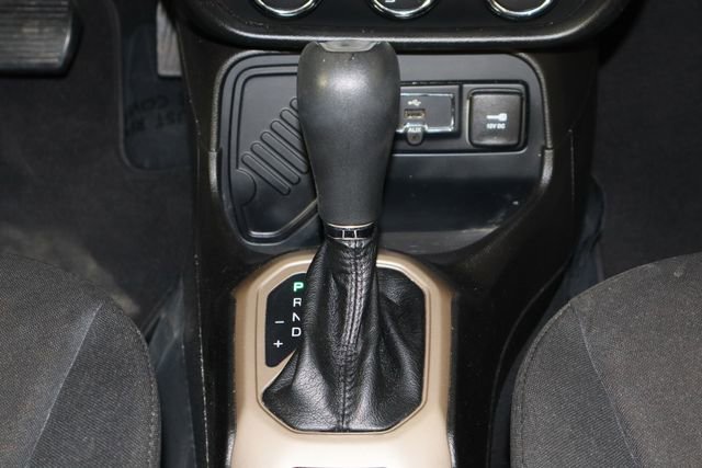 Used 2017 Jeep Renegade Latitude image 14