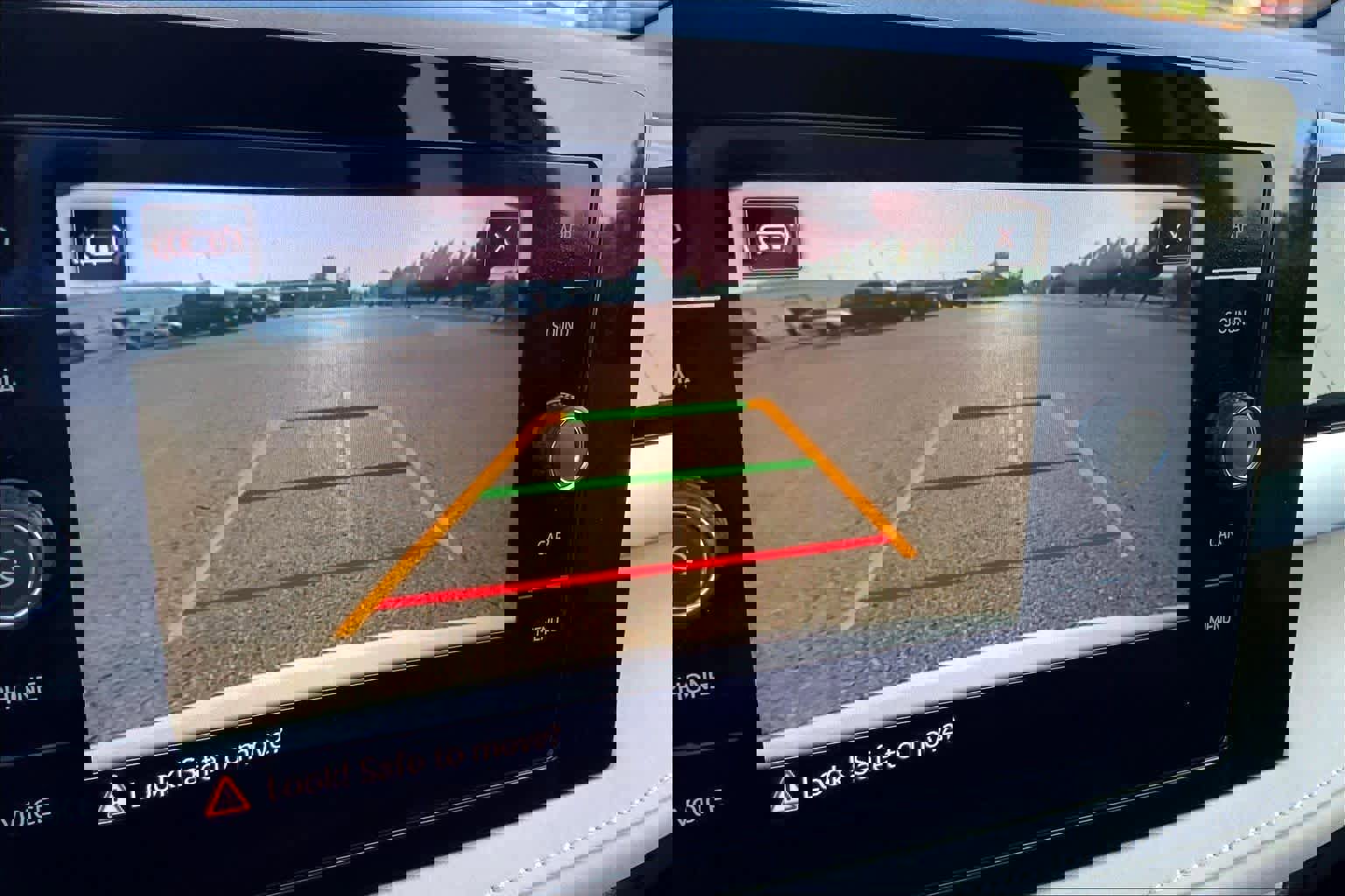 Used 2025 Volkswagen Taos SE FWD image 27