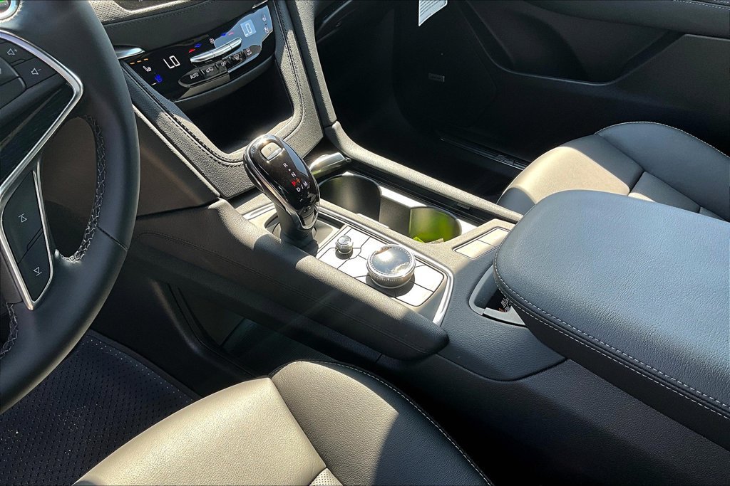 New 2025 Cadillac XT5 Premium Luxury w/ Technology Package FWD image 9