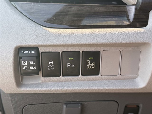Used 2016 Toyota Sienna XLE w/ XLE Navigation Package image 19