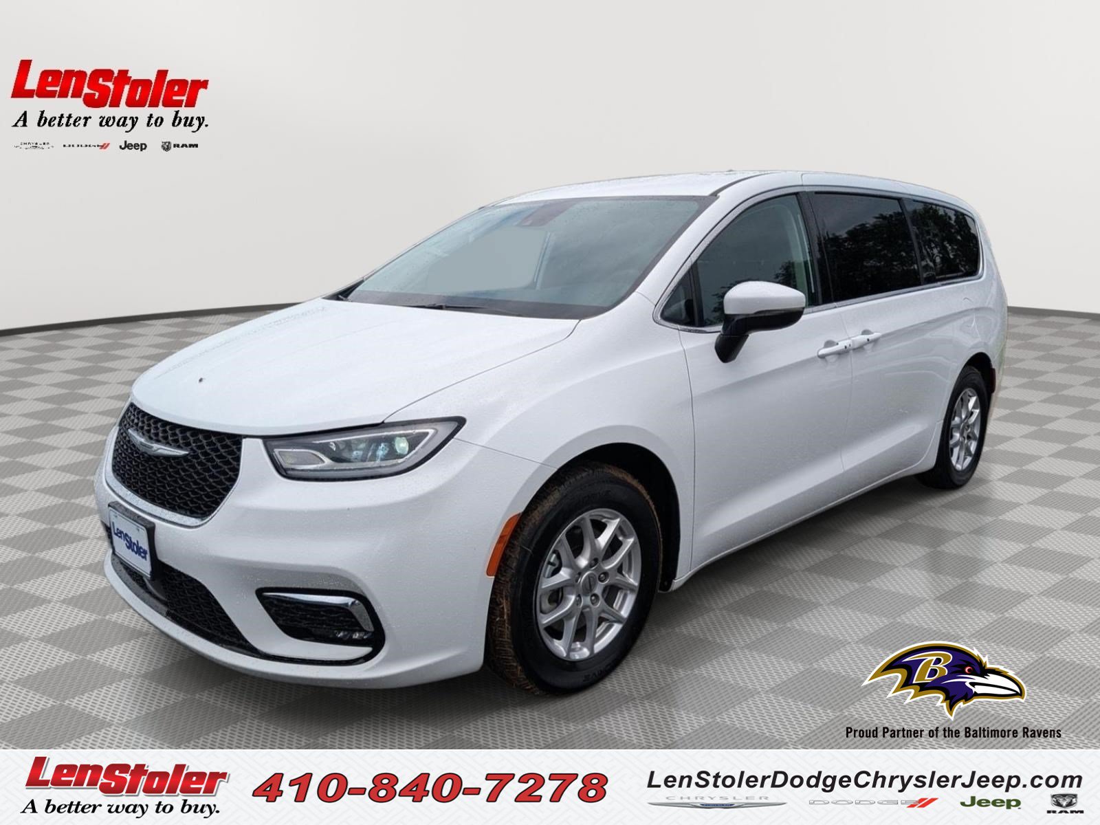 Used 2023 Chrysler Pacifica Touring-L FWD image 1