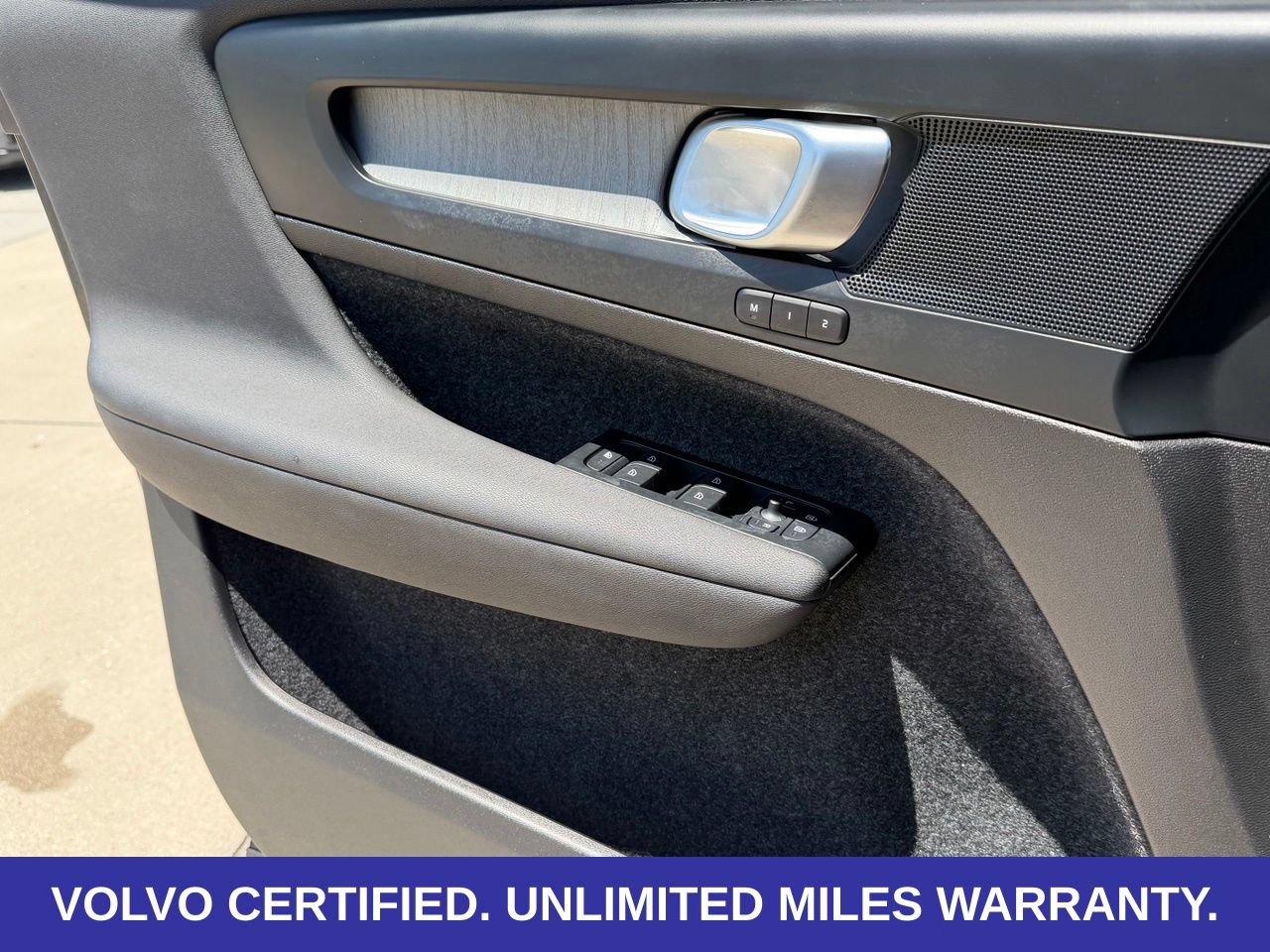 Certified 2026 Volvo XC40 B5 Plus AWD/4WD image 22