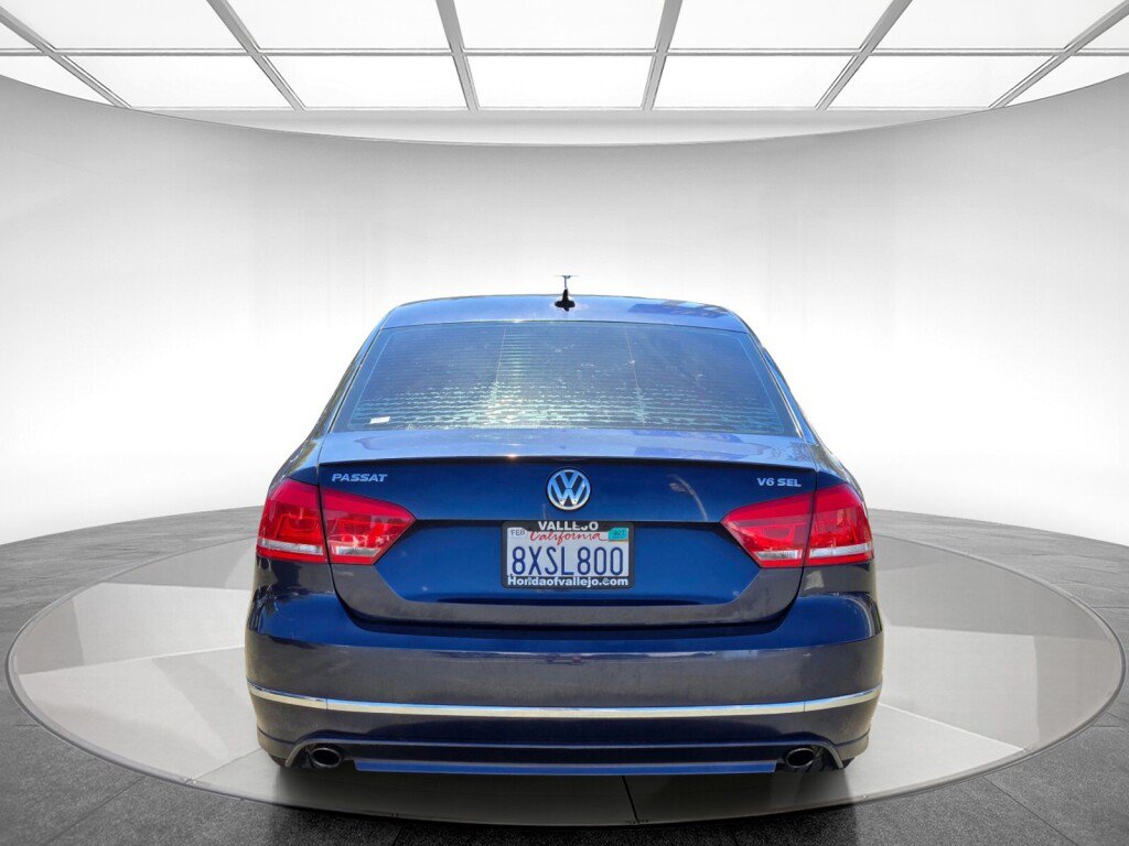 Used 2015 Volkswagen Passat 3.6 SEL Premium FWD image 4