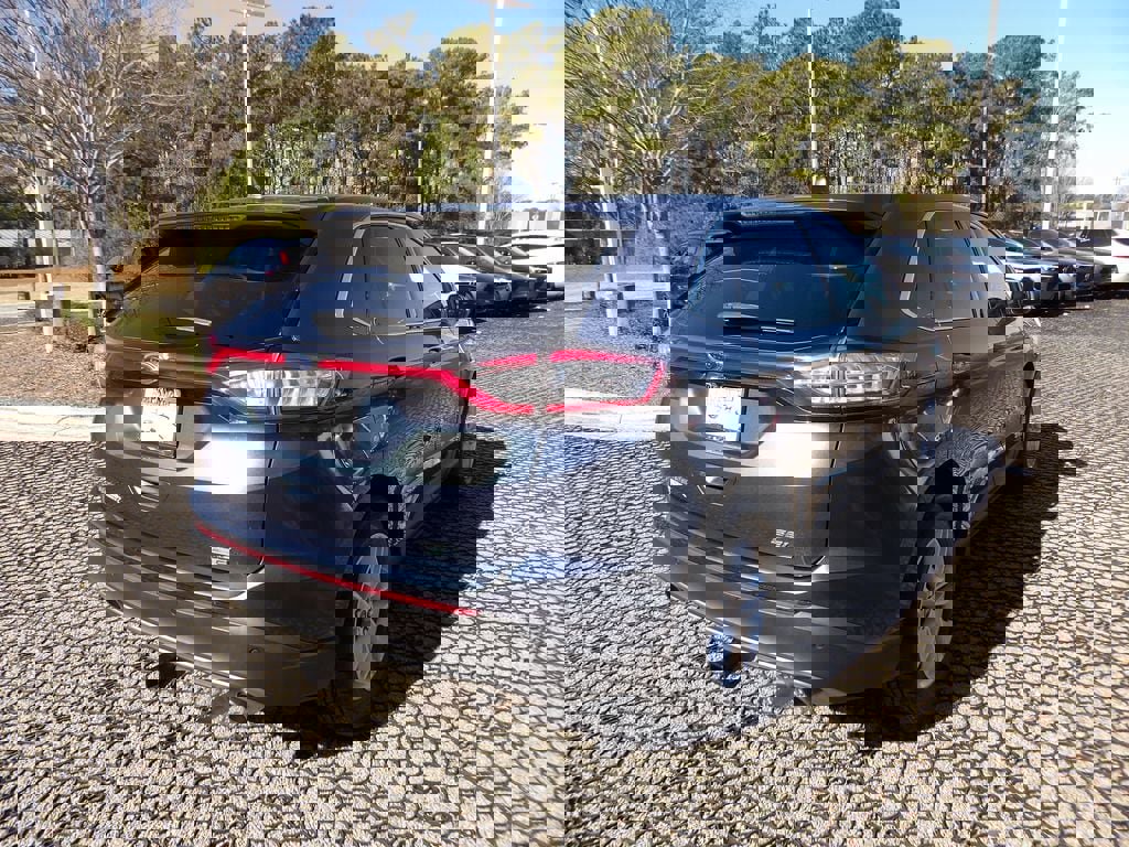 Used 2018 Ford Edge SEL image 5