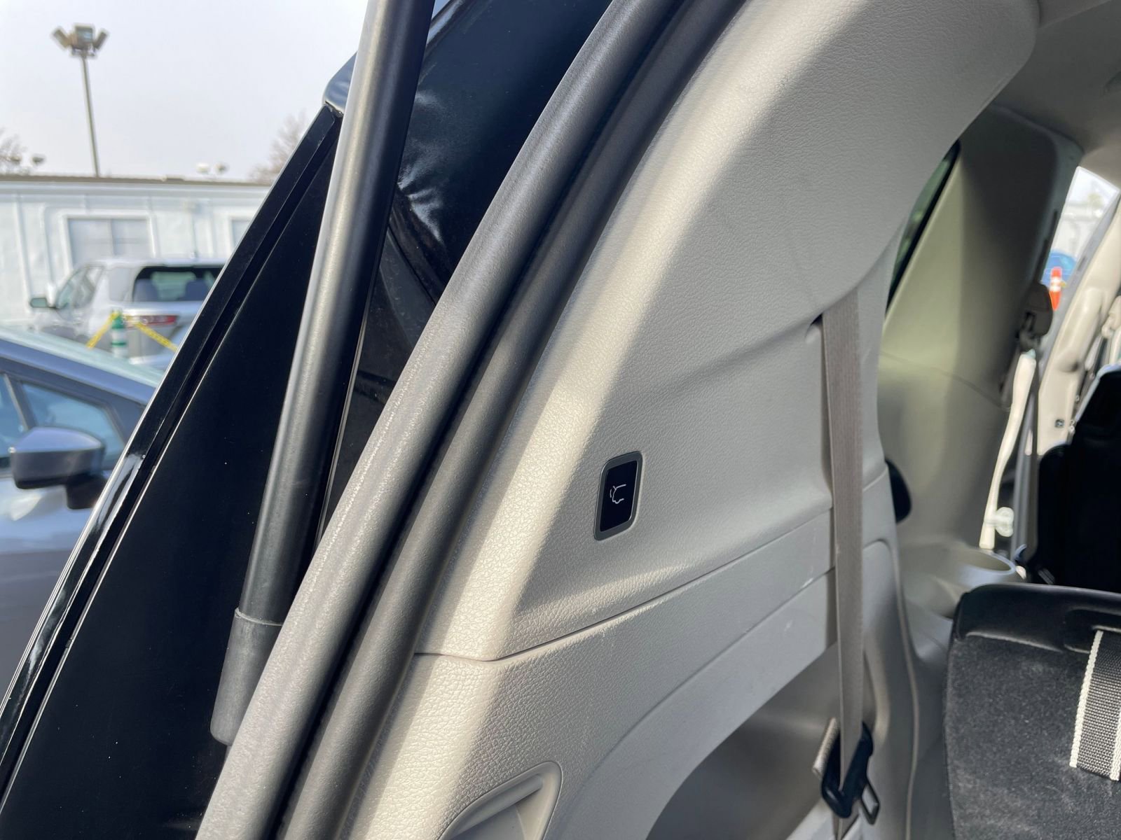 Used 2024 Chrysler Pacifica Touring-L image 23