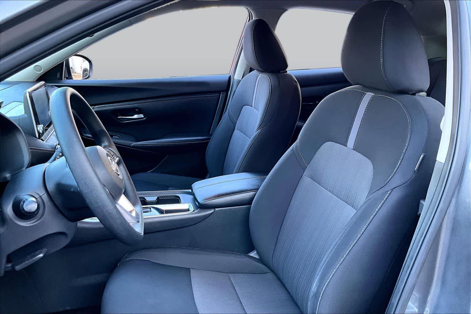 Used 2024 Nissan Sentra SV FWD image 8