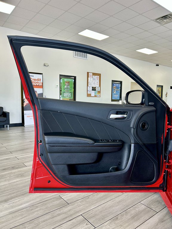 Used 2020 Dodge Charger R/T w/ Blacktop Package RWD image 15