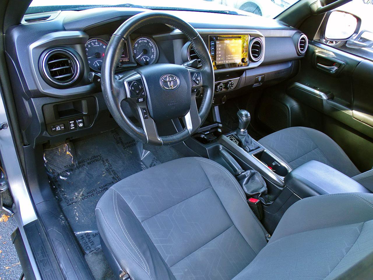Used 2017 Toyota Tacoma TRD Sport w/ Tow Package (A/T) AWD/4WD image 17