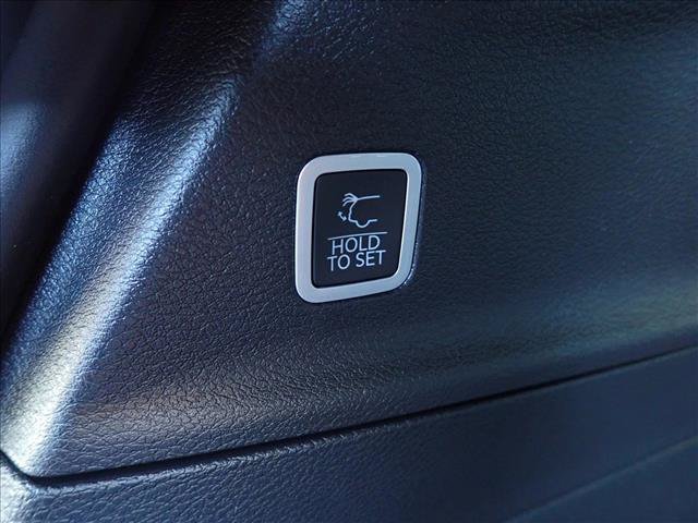 New 2027 Chrysler Pacifica Select AWD/4WD image 9