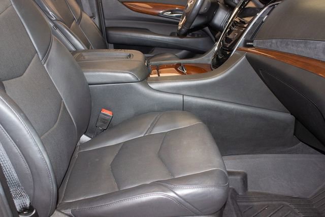 Used 2018 Cadillac Escalade Luxury image 10