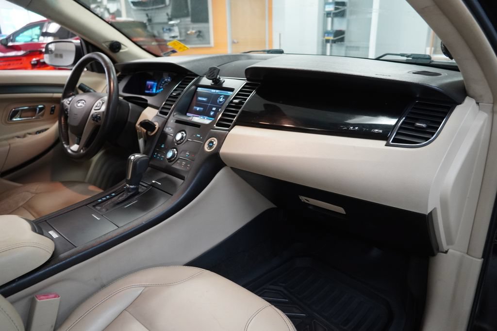 Used 2013 Ford Taurus SEL FWD image 34