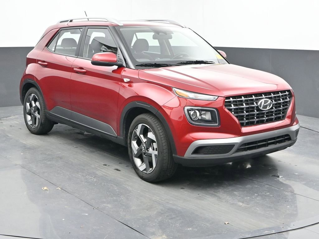 Used 2025 Hyundai Venue SEL image 3