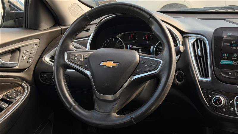 Used 2018 Chevrolet Malibu Premier w/ Premier Sun and Wheel Package FWD image 29