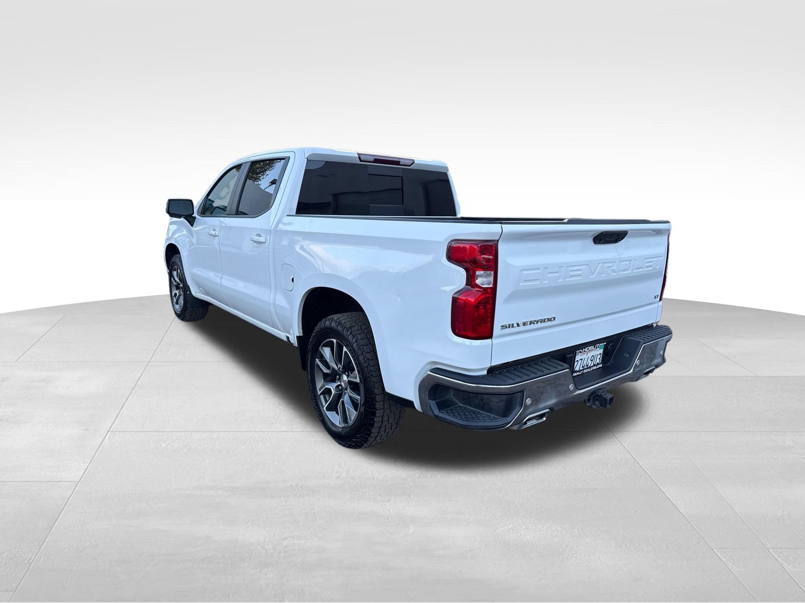 Used 2023 Chevrolet Silverado 1500 LT AWD/4WD image 3