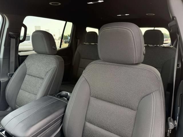 Used 2024 Chevrolet Traverse LT AWD/4WD image 14