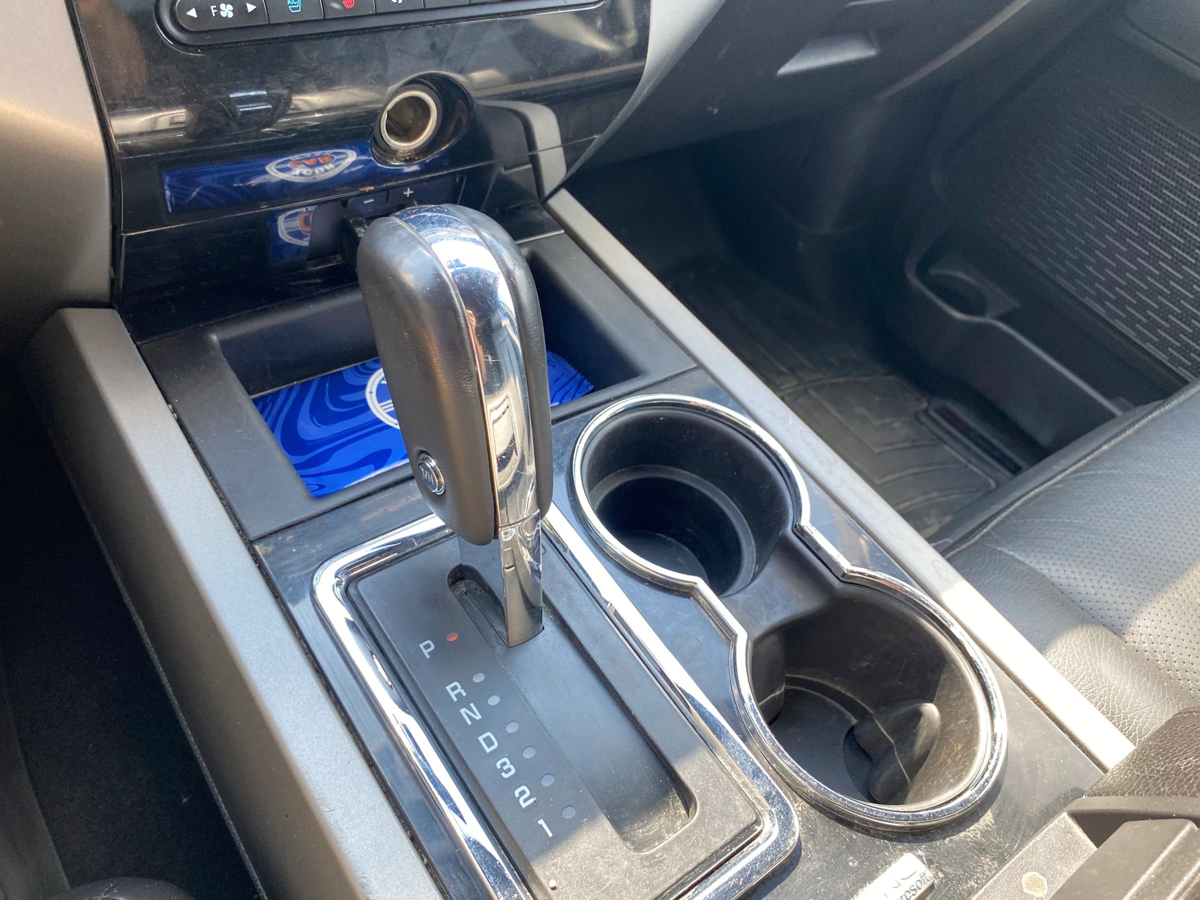 Used 2013 Ford Expedition Limited image 27