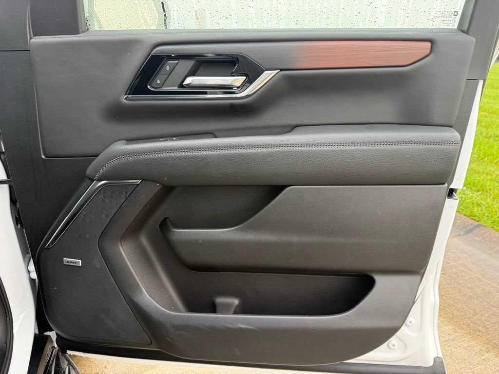 Used 2025 GMC Yukon XL Denali AWD/4WD image 21