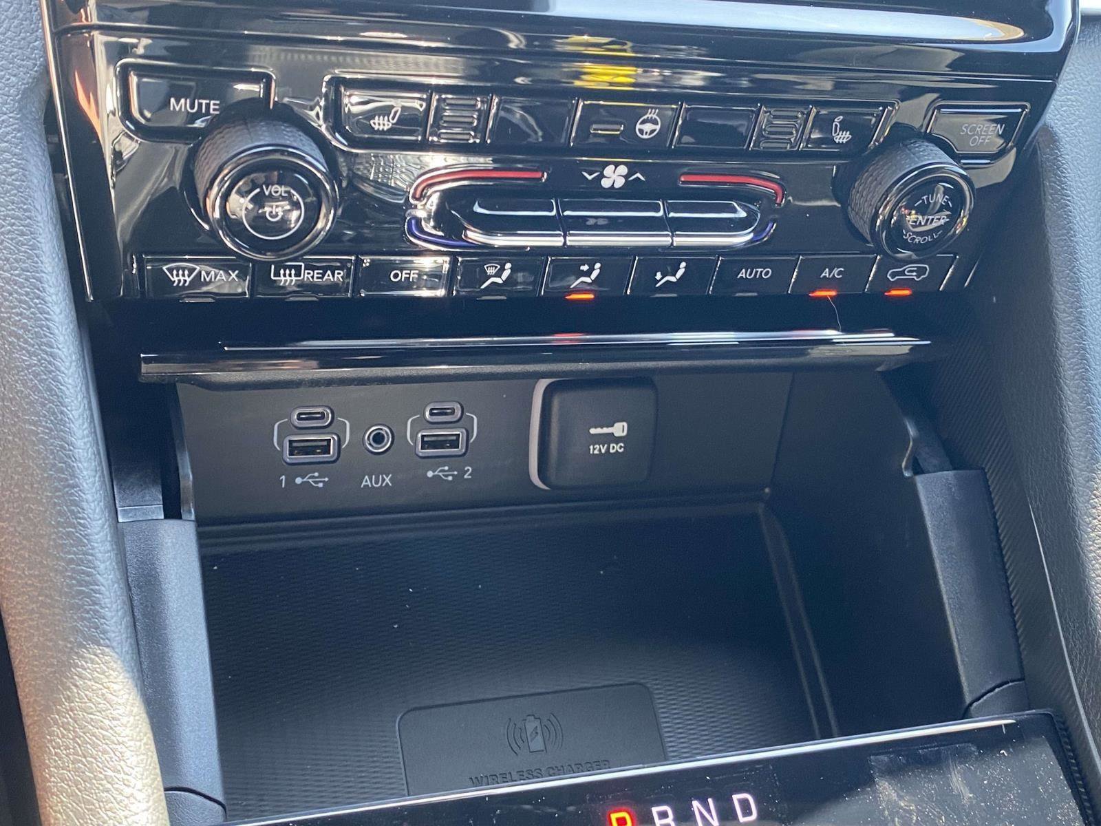 New 2025 Jeep Grand Cherokee Laredo X w/ Luxury Tech Group I image 5