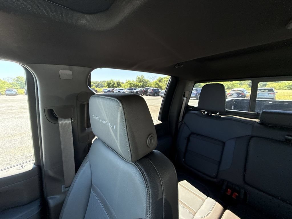 Certified 2022 GMC Sierra 3500 Denali w/ Denali Ultimate Package AWD/4WD image 10