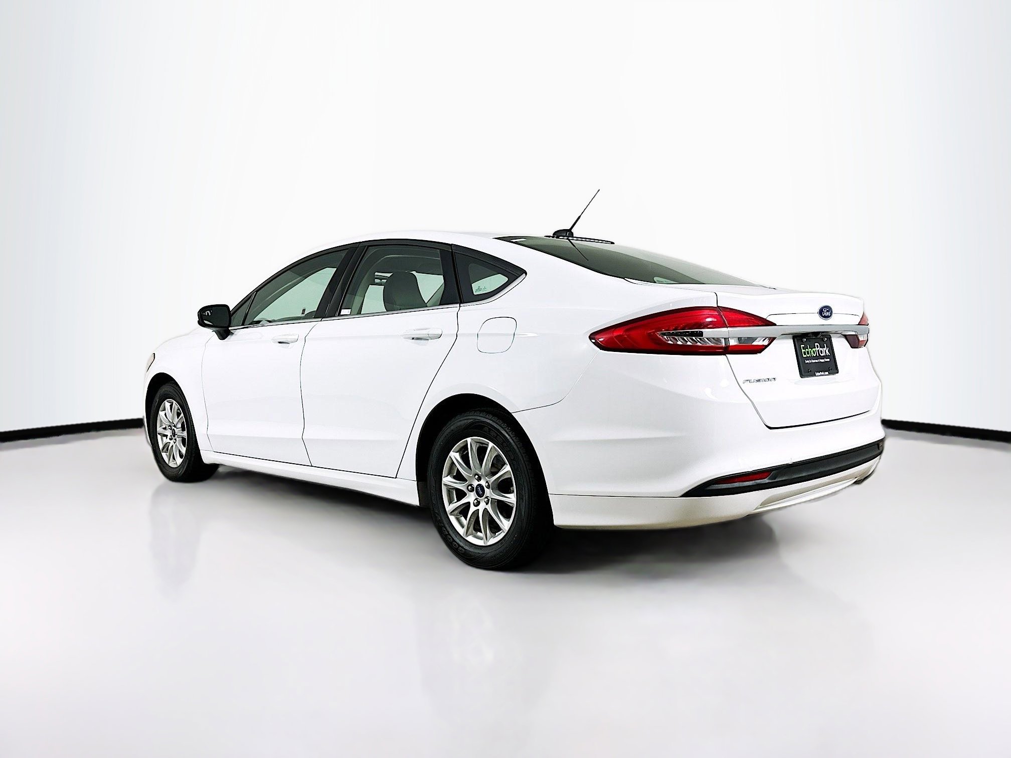 Used 2018 Ford Fusion S image 5