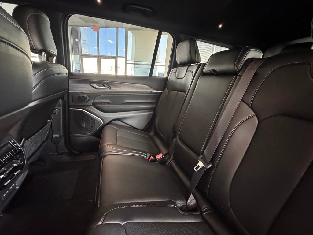 New 2026 Jeep Grand Cherokee L Limited AWD/4WD image 17