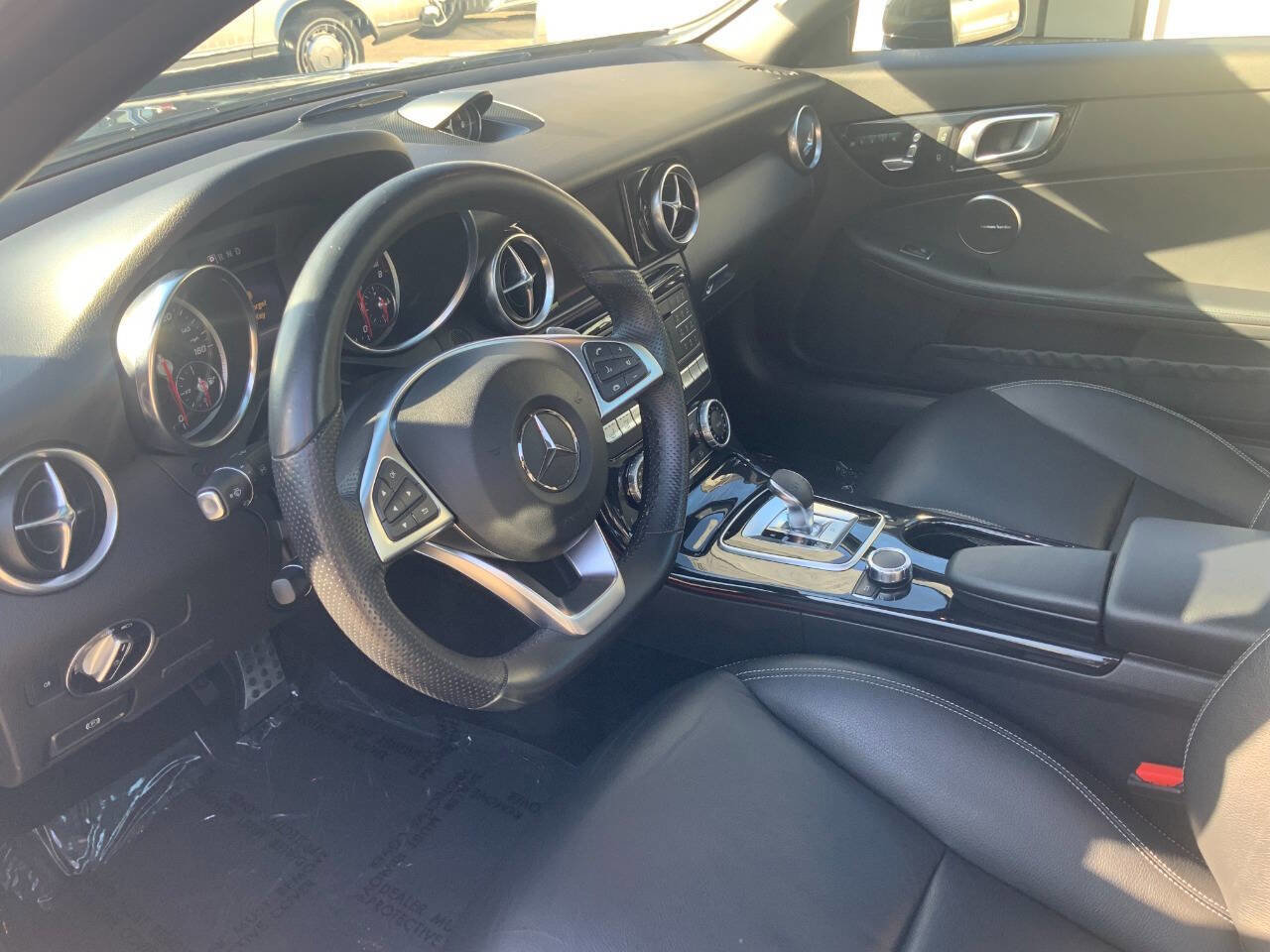 Used 2020 Mercedes-Benz SLC 300 image 12