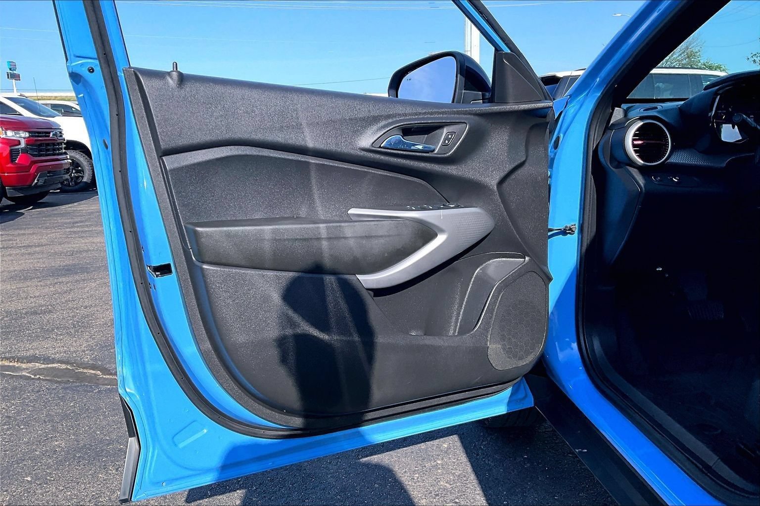 Used 2024 Chevrolet Trax RS w/ Driver Confidence Package FWD image 17