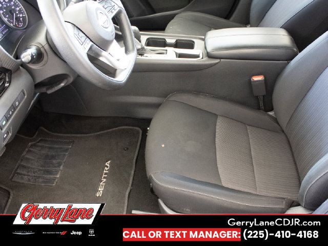 Used 2025 Nissan Sentra SV FWD image 11