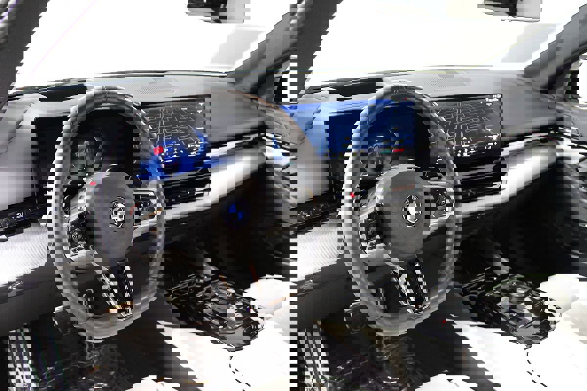 Used 2024 BMW 530i w/ M Sport Package image 7