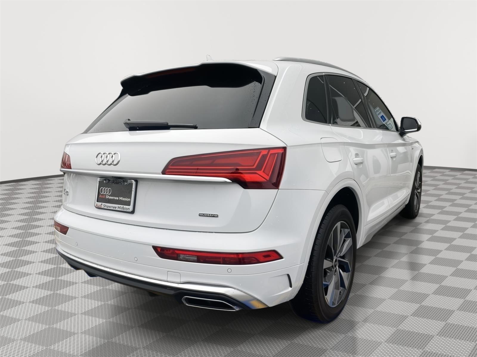 Used 2023 Audi Q5 2.0T Premium Plus w/ Premium Plus Package image 4