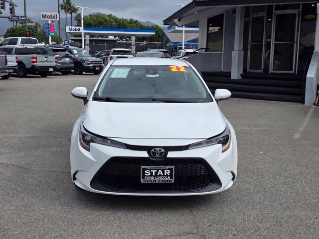 Used 2022 Toyota Corolla LE FWD image 2