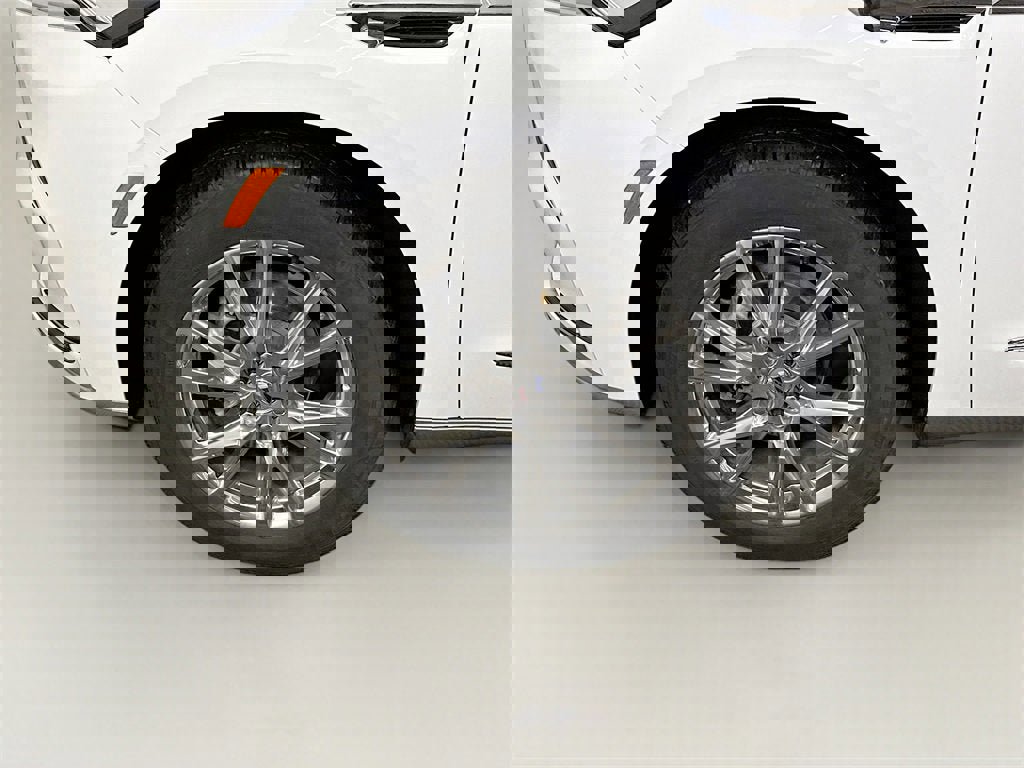 Certified 2023 Buick Enclave Essence w/ Experience Buick Package image 26