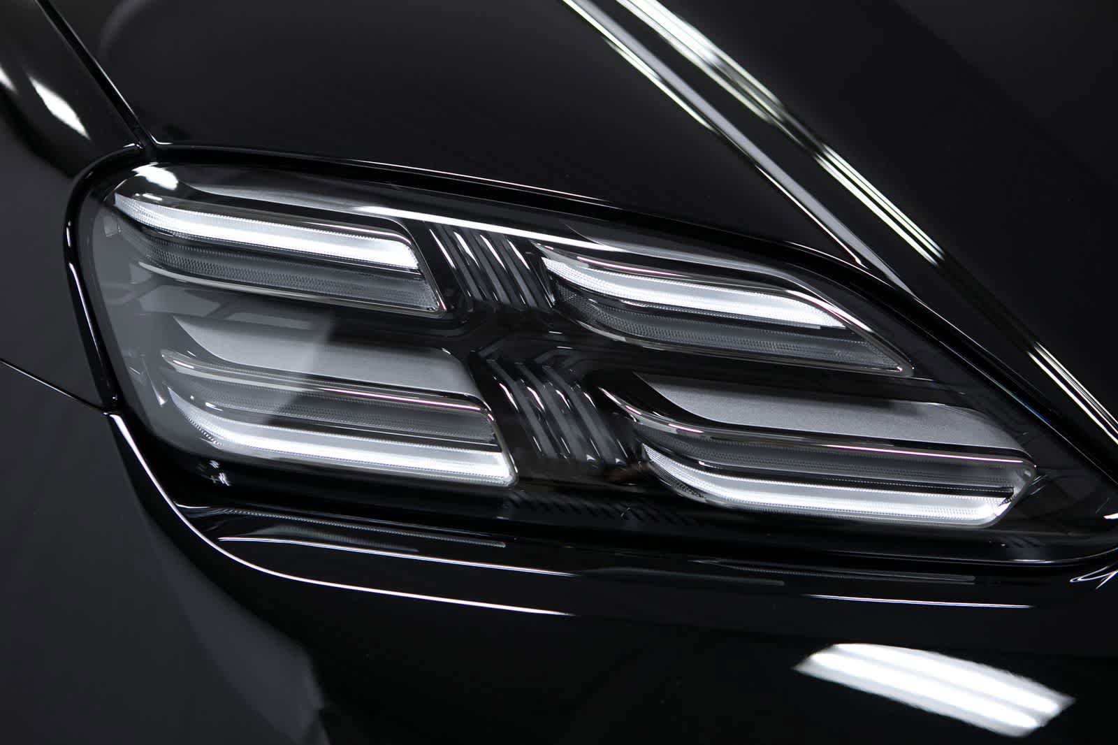 New 2026 Porsche Macan Electric RWD image 16