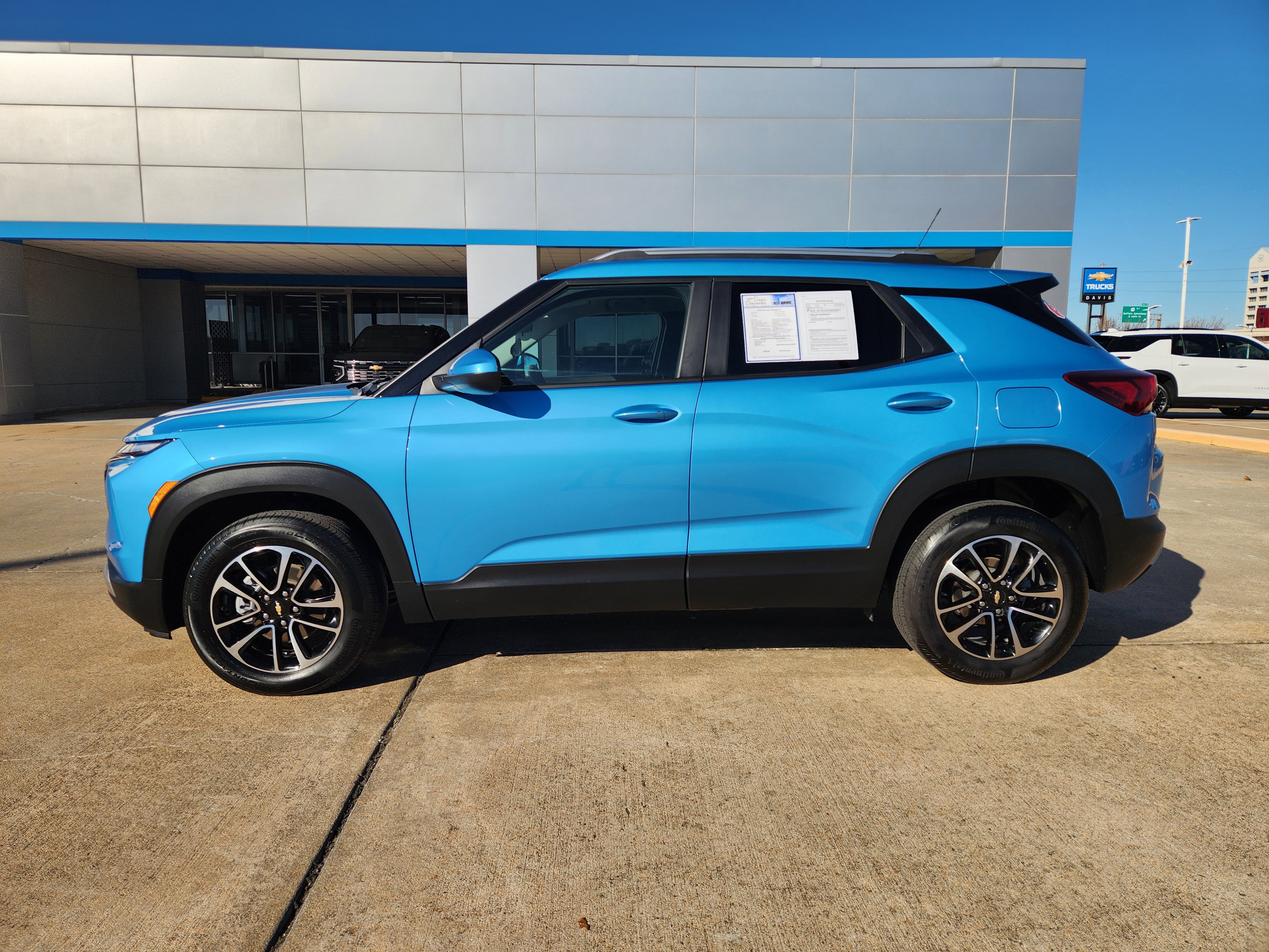 Certified 2025 Chevrolet TrailBlazer LT AWD/4WD image 5