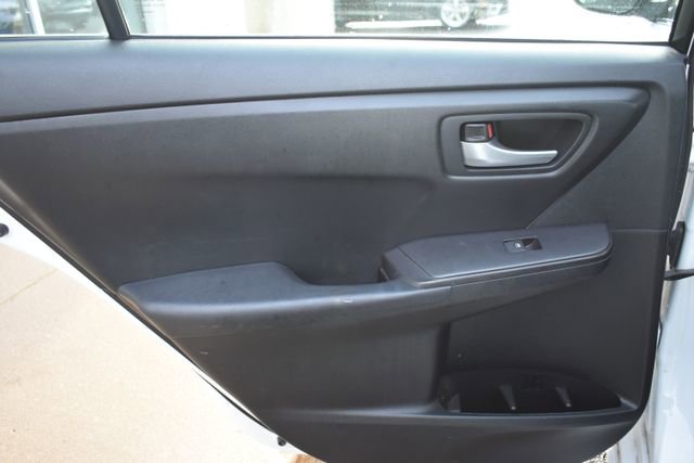 Used 2015 Toyota Camry SE image 29