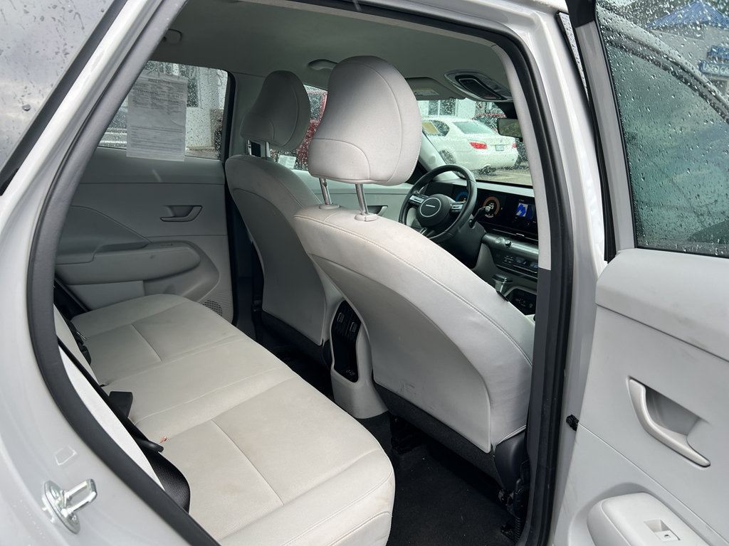 Used 2024 Hyundai Kona SEL FWD image 11