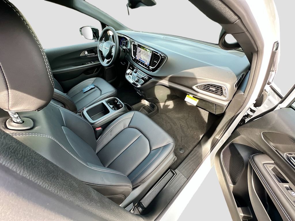 New 2026 Chrysler Voyager LX FWD image 27