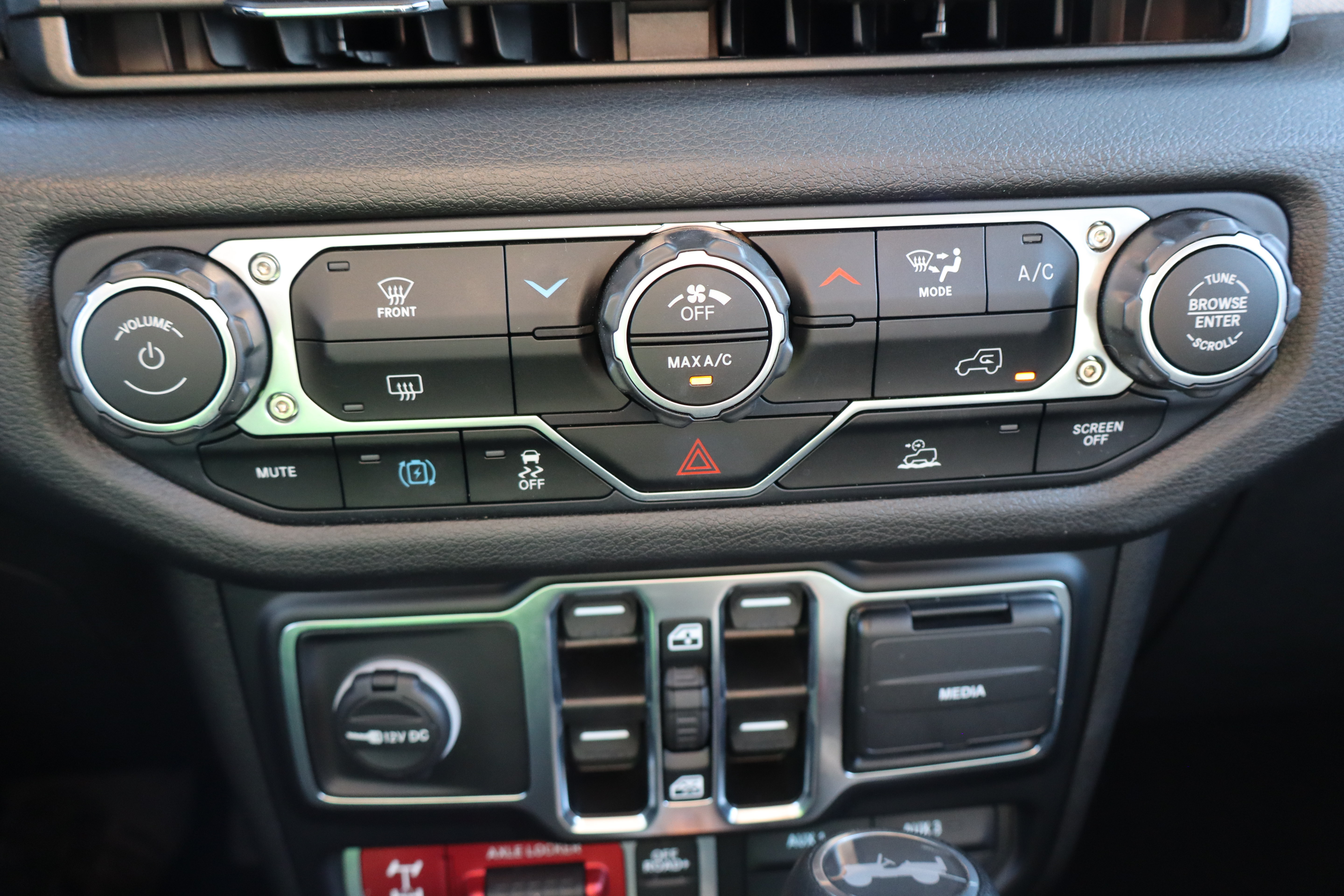 Used 2025 Jeep Wrangler Unlimited Sport S 4xe AWD/4WD image 21