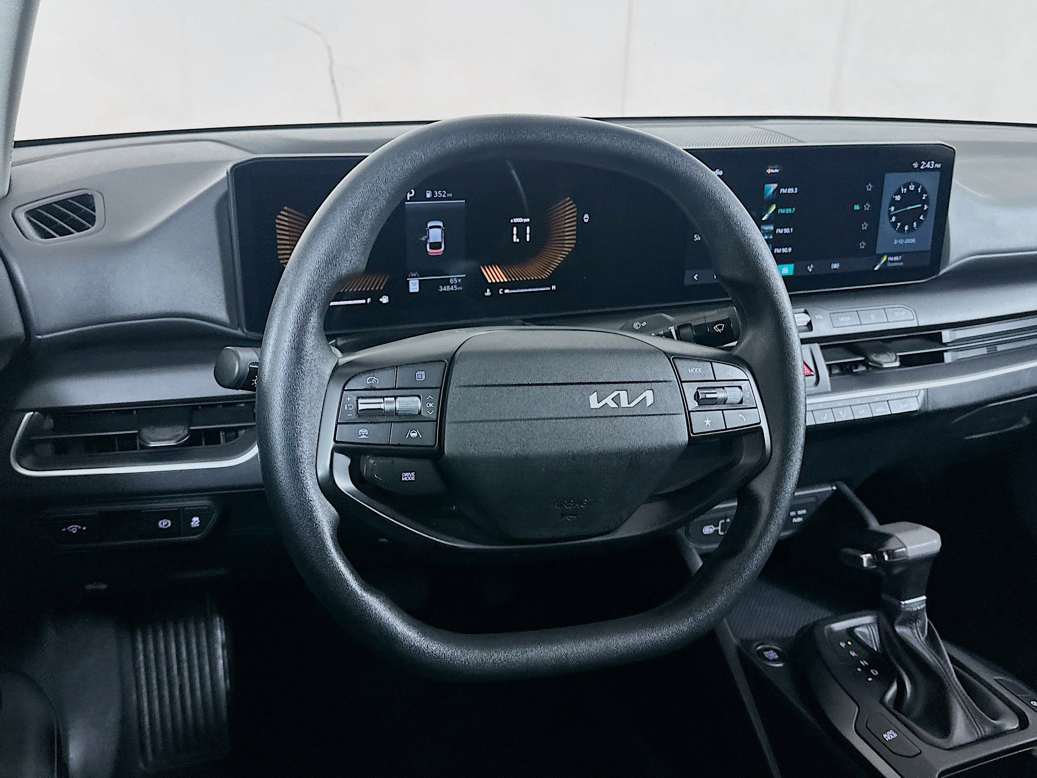 Used 2025 Kia K4 LXS image 18